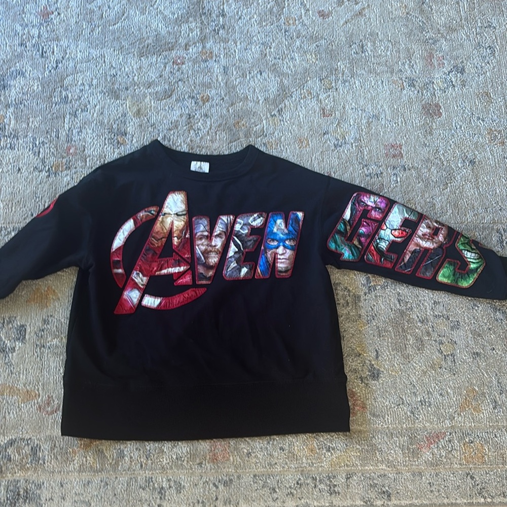Disney Avengers sweatshirt women’s XS